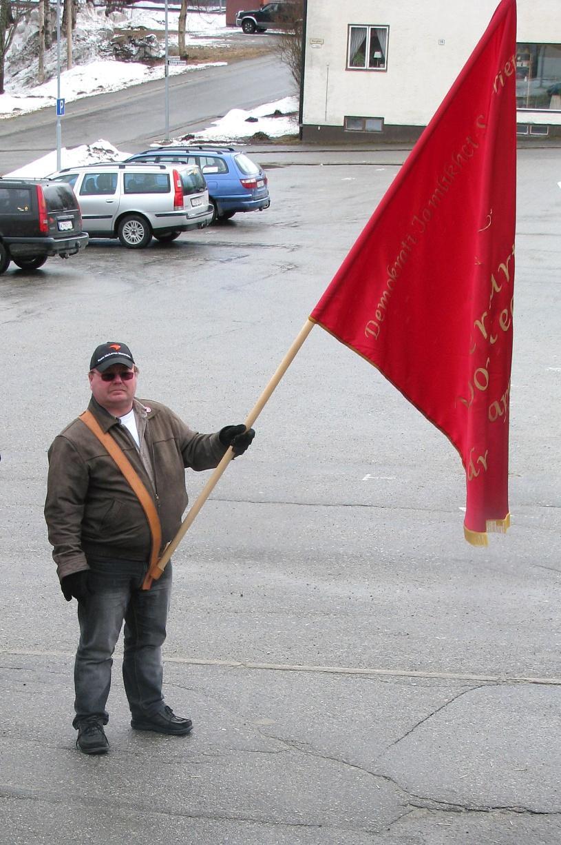 Kunskaper om det politiska styrets uppbyggnad är också meriterande, men inget krav. Stor vikt kommer att läggas vid personlig lämplighet.