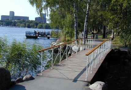 Sida 4 (7) Parken ligger centralt i staden med många flanörer som rör sig från Stadshuset via Norr Mälarstrand och vidare mot Rålambshovsparken eller upp mot affärer och restauranger kring