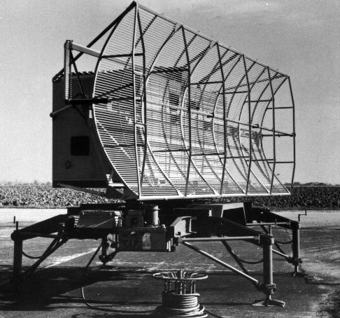 till den dubbla ostformade antennen.