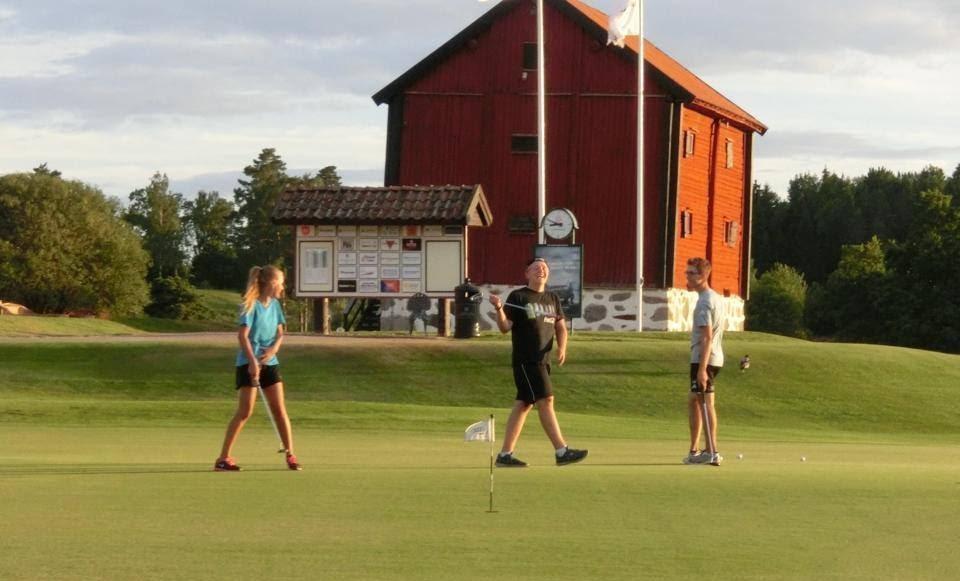 Junior- och elitkommittén Junior- och elitkommittén har 2017 bestått av Matz Evensson och John Barkskog. Juniorverksamheten är nu inne på sitt 6:e år efter vår nystart.