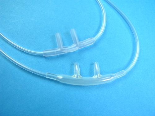 Cannula for Oxygen Therapy SE 180411 Syrgasgrimmor Syrgasgrimmor med raka eller böjda näsvingar, för flöden upptill 6 l/min. Engångs, användningstid bör ej överstiga 3 dygn.