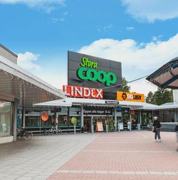 Här ligger även Umeås största köpcentra med bland annat OOP orum, Willys, JULA samt många mindre handelsbutiker.