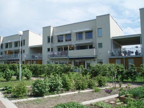 Grönområdet vid vattenreservoarerna. Kan en naturlekplats anordnas? Foto: Elisabeth Lindgren Kan odling anordnas i park- och naturområdena? Grönområden De sammanhängande grönstråken bevaras.