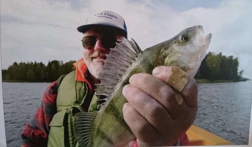 Förutom att göra krok så har han också gjort egna fiskespön, länkar, indikatorer. Han slipar även borrskär osv. Inge har tävlat en hel del själv. Det har blivit många KM- och DM-medaljer.