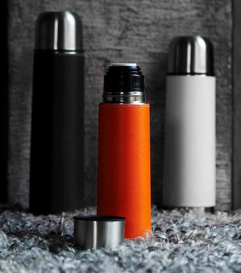 MUGG TAKE AWAY DOUBLE WALL Porslin 25 cl, h 13 cm, med lock av silikon. B62157, 69:- MUGG TAKE AWAY. Porslin med lock av silikon, 35 cl, h 13 cm.