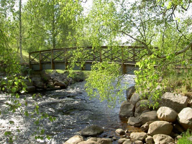 LEDER KARTOR OCH VÄGBESKRIVNINGAR FINNS PÅ OCKELBO TURISM, KRÅKSTATION, TEL. 0297-555 55 HÄLSANS STIG en spännande slinga i omväxlande miljö med varje kilometer utmarkerad.