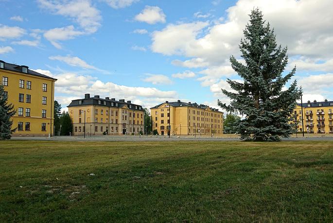 Militär infrastruktur Sollefteå I Sollefteå finns en väl bibehållen militär infrastruktur med kaserner, förråd,