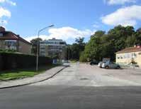 Parkering Vid en utveckling av den gamla skoltomten föreslås bilparkering lösas genom ett parkeringsplan, under föreslagna byggnader, som tar upp nivåskillnaden mot Augerumsvägen.