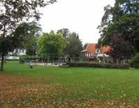 Parken I samband med att biblioteket som idag ligger i anslutning till parken föreslås flyttas till det nya allaktivitetshuset föreslås istället byggnaden få ett annat publikt innehåll som exempelvis
