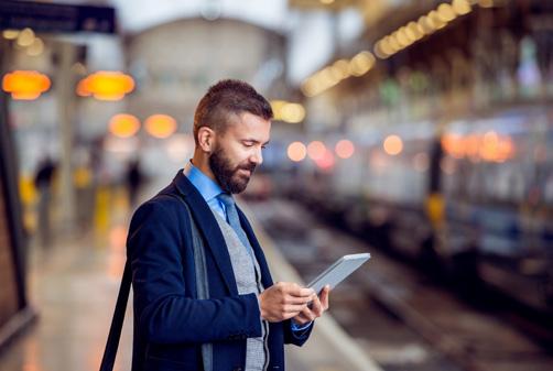 Det gör vi främst genom att ge bidrag till innovationsprojekt och forskning som behövs för att utveckla nya lösningar. Vi satsar också långsiktigt på starka forsknings- och innovationsmiljöer.