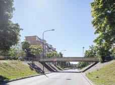 Gator som anlades för människor och hästar byggdes om för att rymma spårvagnar och cyklar, och senare för bilar, bussar och lastbilar. Landsvägar blev trafikleder eller huvudgator i moderna förorter.