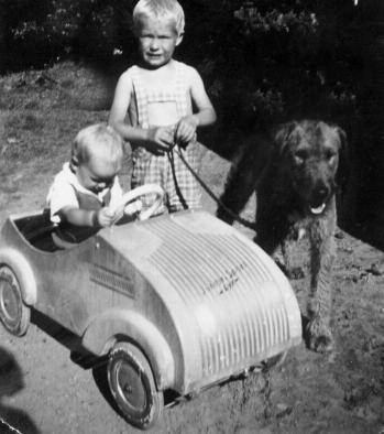 Han föddes en januaridag 1934 och det sägs att föräldrarna, Gunhild och Johannes, gärna sett fram emot att det skulle bli en pojk, det fanns redan fyra flickor i familjen.