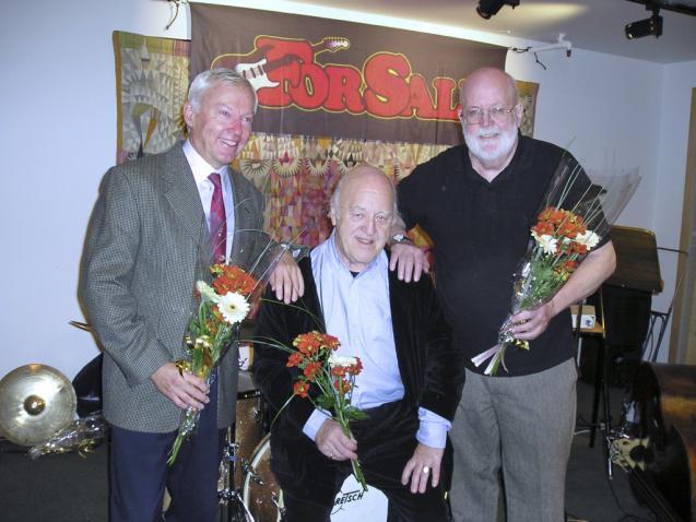 Höstens JAM 31/10 Varje jazzklubb med självaktning har "jam sessions" på programmet. Vi i JANO har sedan mer än tjugo år tillbaka vikt en kväll per termin åt jammet.