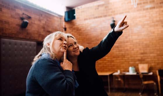 FOTO: SACHARIAS KÄLLDÉN TEATER Bang: Premiär 24 januari Min fantastiska väninna: Premiär 1 mars, spelas till 30 april INTERNATIONELLA LITTERATURSAMTAL David Sedaris med Ika Johanesson, 18 mars