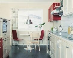 Vill du titta närmare på färgprover och känna på de olika träslagen så rekommenderar vi dig att besöka någon av våra köksutställningar (se sid 67).