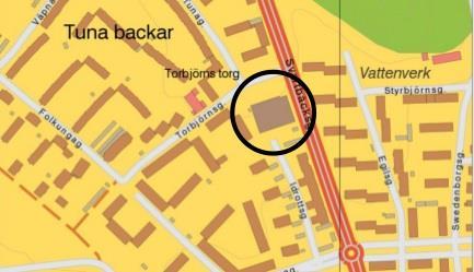 Flödeskapaciteten i ledningsnätet varierar från ca 100 l/s närmast fastigheten till 50 l/s innan det når Sköldungagatan.