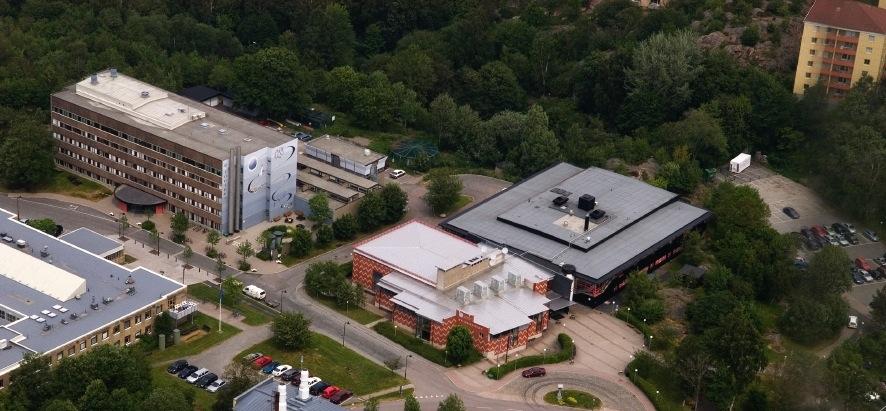 Zoologen, Göteborg Anläggningen är på ca 600 kvm och innehåller bland annat: Fyra separata akvariesystem (tre söt- och e= saltva=ensystem) om vardera ca 16 kubikmeter Kyltankar, sandfilter, UV-