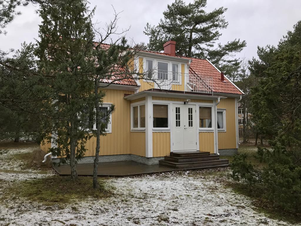 Överlåtelsebesiktning Rev 1:30 Rösvägen 5, 395 94 Rockneby Denna besiktning är utförd på uppdrag av säljaren.