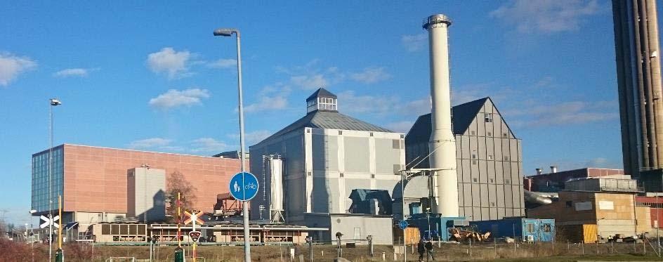 Planområdet avskärmas mot Stålgatan med en planterad jordvall.