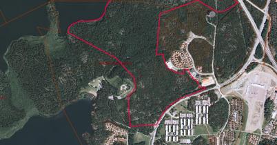 2013-12-09 1 Uppdrag Syftet med utredningen är att utifrån besök på platsen och via kartstudier upprätta en översiktlig geoteknisk beskrivning för pågående planarbete.