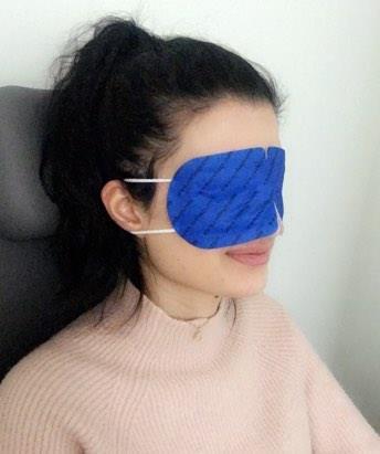 Efter förmätningarna fick deltagarna sitta med varma ögonkompresser, Eye Bag Instant (The EyeBag Company Ltd, Halifax, Storbritannien). De är lätt förpackade och går att ta med exempelvis på resor.