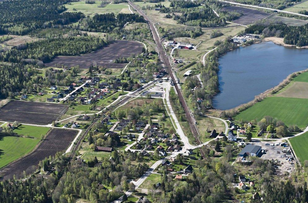 Fortsatt arbete Verka i olika sammanhang och olika instanser och beslutfattare för att bristerna i vår infrastruktur för järnväg byggs bort och befintliga och nya stationssamhällen kan utvecklas.