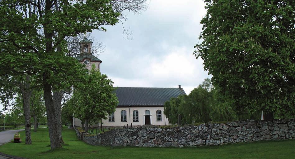 Nottebäcks kyrkogård Kyrka och kyrkomiljö Nottebäcks nyklassicistiska kyrka är belägen intill landsvägen mellan Vetlanda och Sjösås.