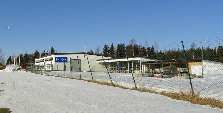 3 (9) Natur Geotekniska förhållanden Markradon Markföroreningar En stig leder från industriområdet norrut genom skogsmark till en befintlig traktorväg.