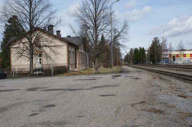 41, STFM 2018-06-11 14:00 / :s bilaga: Bilaga 41 B, stfm 11.6.2018 8 Bild 7 och 8: Den gamla stationsbyggnaden. Kuva 7 ja 8: Vanha asemarakennus.