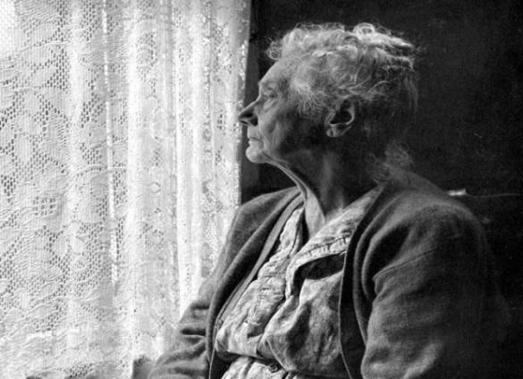 Depression globalt och hos äldre 322 miljoner människor har depression 1 av 3 kvinnor och 1 av 4 män drabbas någon gång i livet Förekomst av depression 65+ år: 10-15%