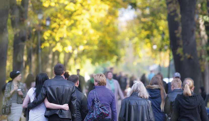I Sverige insjuknar 1 500 2 000 personer i schizofreni varje år. Sjukdomen debuterar vanligen vid 18 30 års ålder 3.