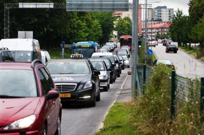 13(34) Sträckan mellan Tekniska högskolan och Danderyds sjukhus tar idag cirka 15 minuter när trängseln är som värst, medan en resa med god framkomlighet utan trängsel bedöms ta