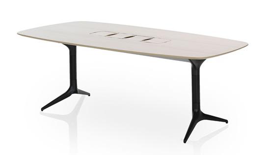 Bordet är utformat med utrymme för kabelhantering och går att få i olika storlekar, utformning och material.