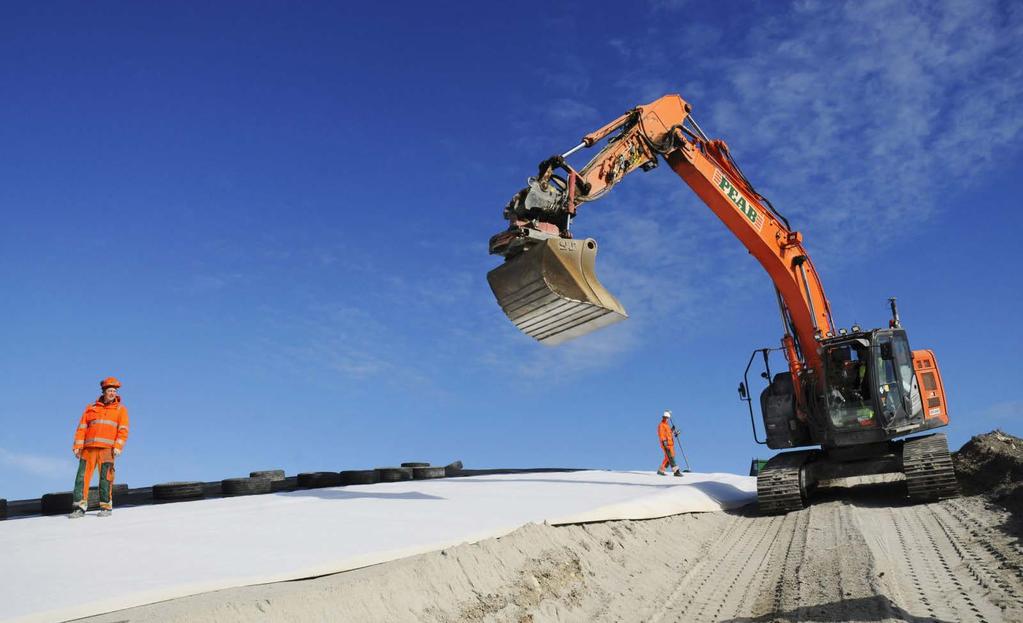 Delårsrapport JANUARI MARS Hög orderingång med ökad diversifiering Nettoomsättning 11 490 (11 105) Rörelseresultat 290 (320) Rörelsemarginal 2,5 procent (2,9) Resultat före skatt 256 (311) Resultat