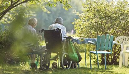 Korttidsboende Då ett mer akut behov av en tillfällig vistelse på ett korttidsboende för din närstående uppstår kan man vända sig till kommunens biståndshandläggare för en ansökan.