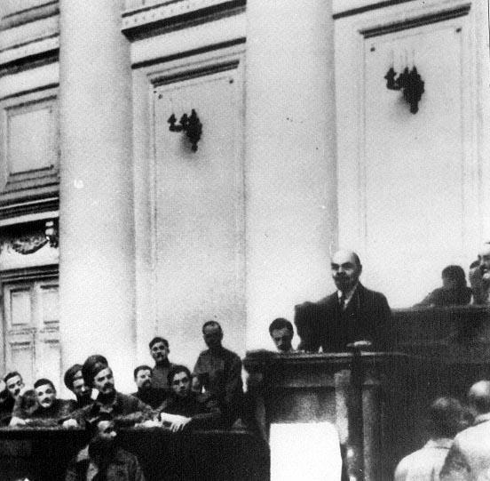 Bolsjevikerna och den ryska revolutionen 1917 Dokument i