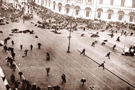 82 Pravda nr 86, den 20 juni 7BJuli 3BJulidagarna Den 3 juli inleddes i Petrograd en demonstration som hotade att växa över i väpnat uppror.