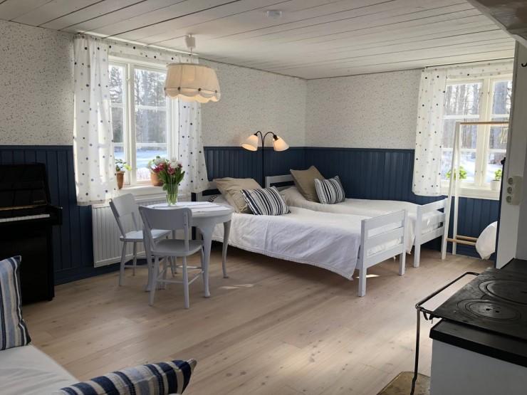 Gården ligger ca 200 m från Orangeriet och består av ett boningshus, en ladugård, en ekonomibyggnad och ett av de två gamla brygghus i