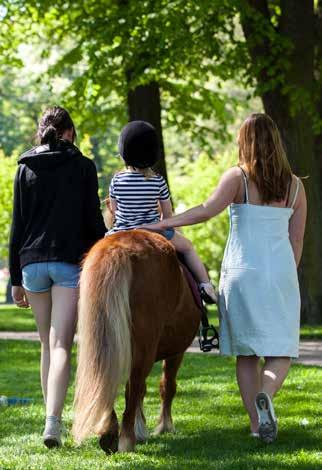 Platser kan vara såväl mindre gathörn och mellanplatser - som stora ytor i likhet med Knektaparken och Kålgårdsparken. Alla parker är inte lämpliga för alla typer av evenemang.