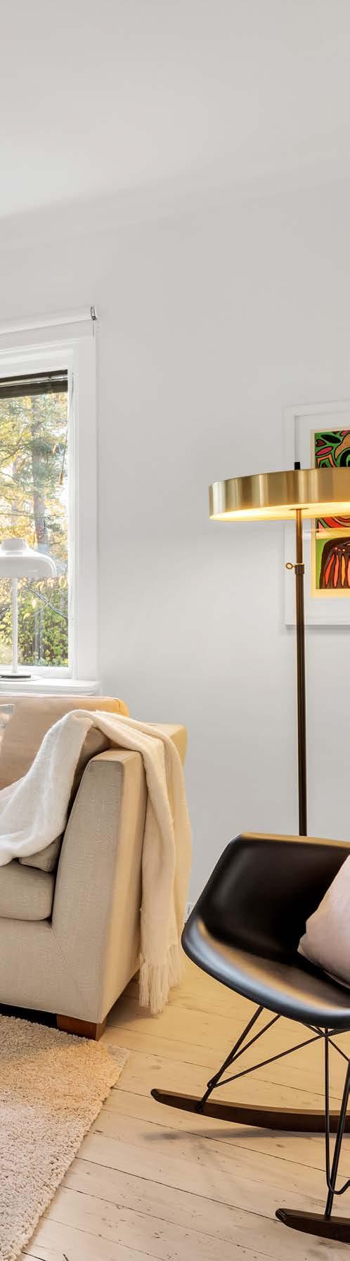 Beskrivning Varmt välkommen till detta charmerande hus med sitt fantastiska läge mitt i trädgårdsstaden.