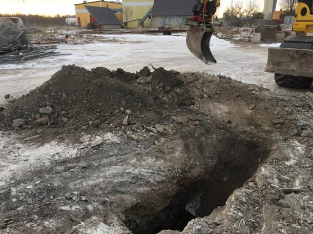 Stora delar av området, inklusive det för planerad byggnation, har tidigare använts som deponi, avsatt för olika typer av deponimassor.