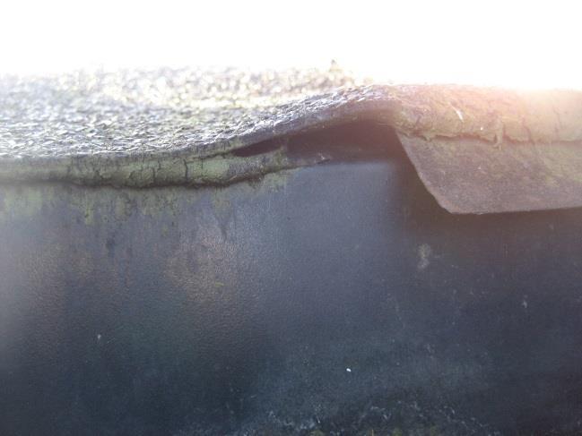 Foto 25, anslutning ränndal, sarg och hängränna Foto 26, otätt mellan