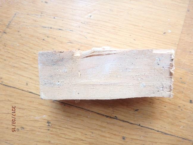 Provsvaret på mineralull visar på förhöjda värden av bakterier och svampar, vilket innebär att mikrobiella skador påvisats.