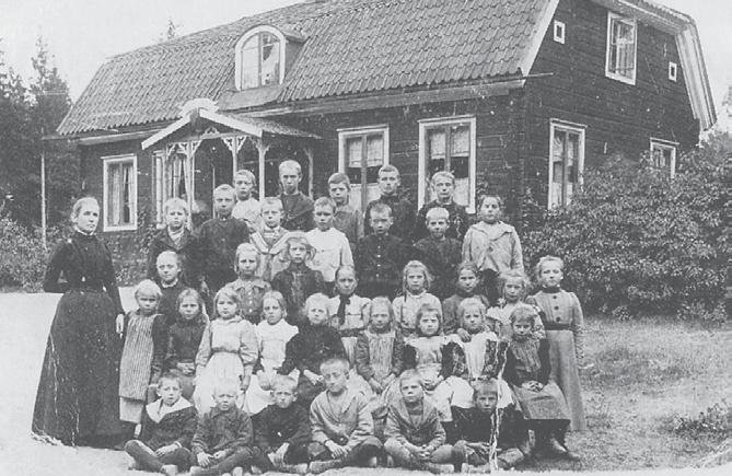 som präglade den storstadsnära strandlinjen en bra bit in på 1900-talet. Den äldre industribebyggelsen har i stor utsträckning moderniserats och omvandlats för ny verksamhet.