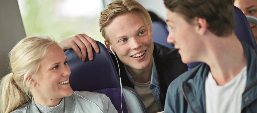 Krösatåg Krösatåg är besläktat med Pågatåg och är dess motsvarighet i framförallt Småland. På samma sätt som att Pågatåg når orter utanför Skåne, når tvärtom Krösatåg fram till Hässleholm från Växjö.