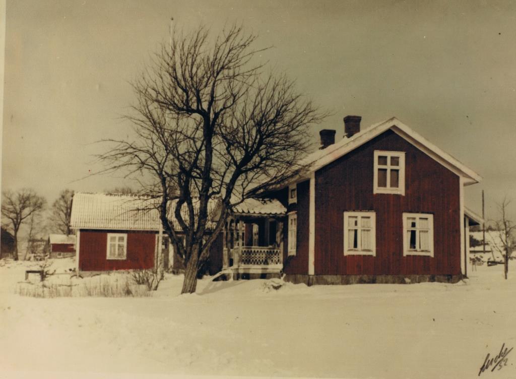 Hamra Håkansgård 3 (Hamra 1:27) Oklart vilket byggår huset har.