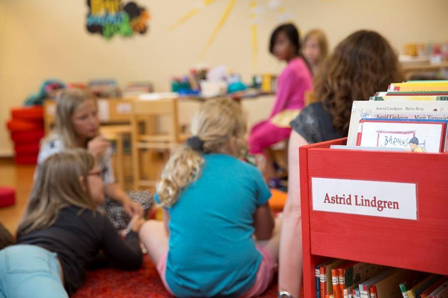 9 5. Skolbibliotek Skolbibliotekets verksamhet i Malå kommun utgår från den definition av skolbibliotek som Skolverket använder.