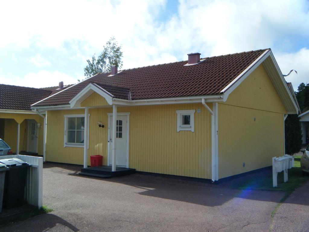 Sidan 1 av 14 BESIKTNINGSPROTOKOLL Besiktningshusets överlåtelsebesiktning av småhus Tomt 1 i 18 kvarteret,