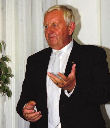 Runskrift Kan det verk ligen vara sant? Bertil har fyllt 85? Och Hjalle ska bli fransman?