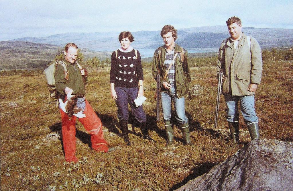Carl Göran Bonde, Ericsberg, och jag och två jägare på Rensjösätern. Helt fantastiskt vackert.
